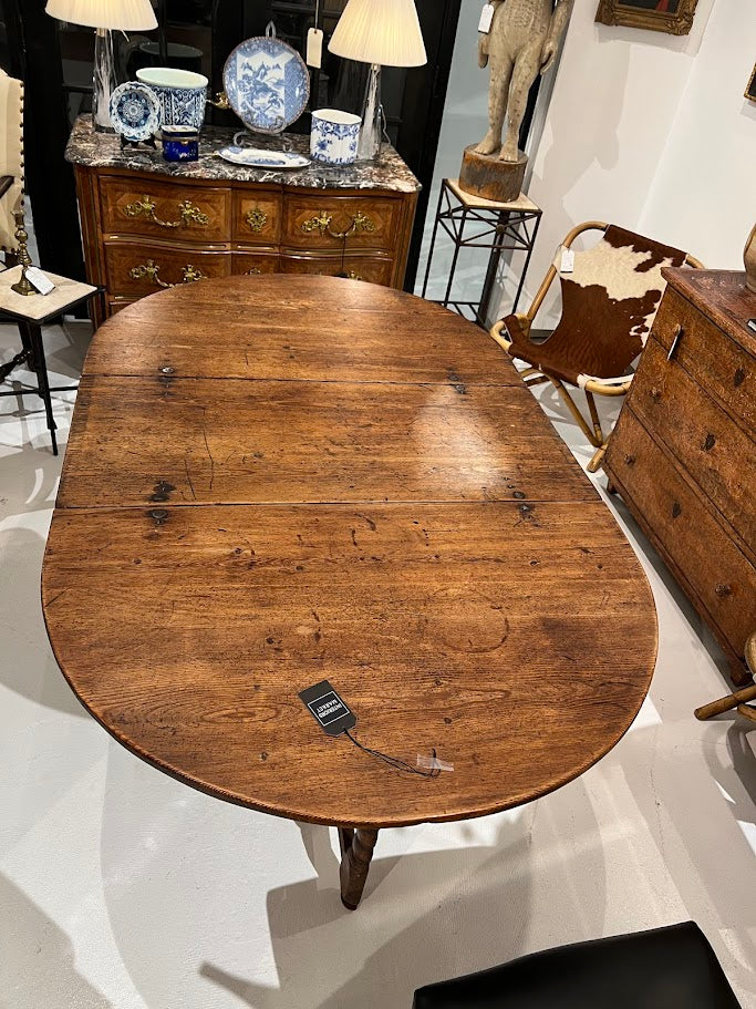 Early 19th Century English Country House Drop Leaf Table in Pine